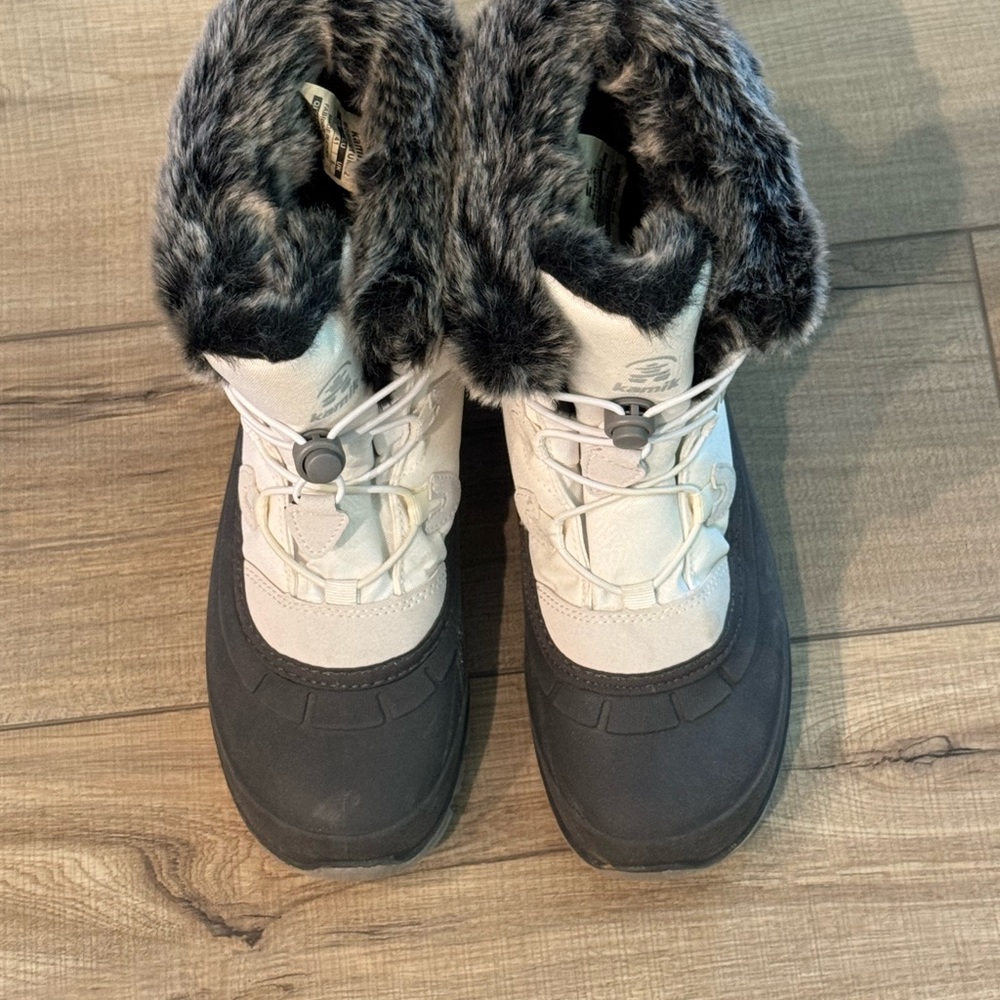 Kamik Black and White snow Boots size 10